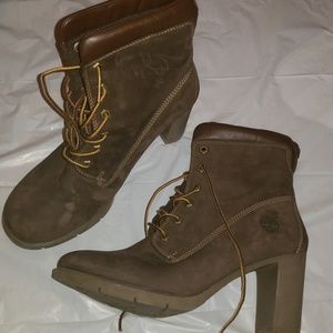 Women's timberland boots 8.5